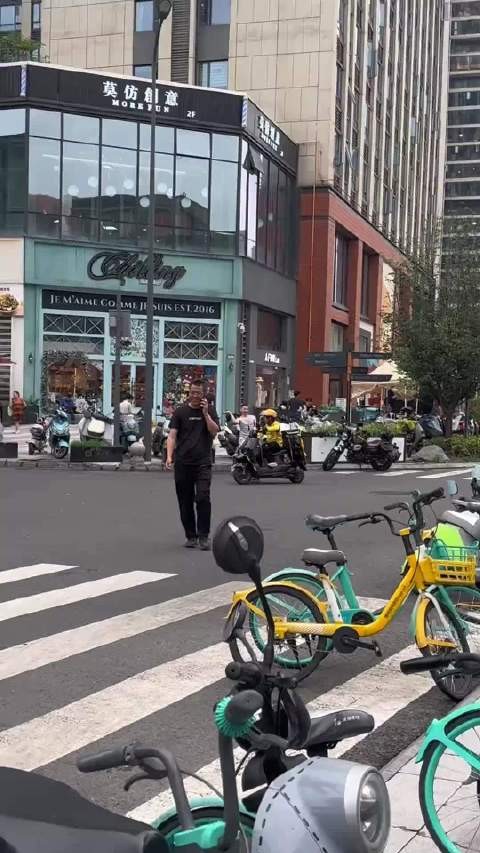 还以为是尼格买提出柜了