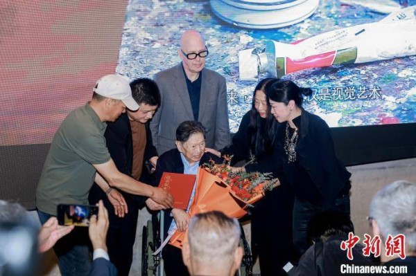 著名油画家、中国美术学院原院长肖峰逝世
