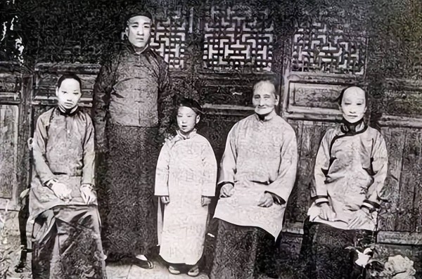 鲁迅搬家记：穷人的穷，是真的穷，富人的穷，扫扫地缝还能吃3年