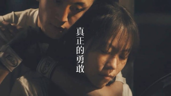 妈呀活久见，王菲和窦靖童合唱了新歌，还是一起创作的
