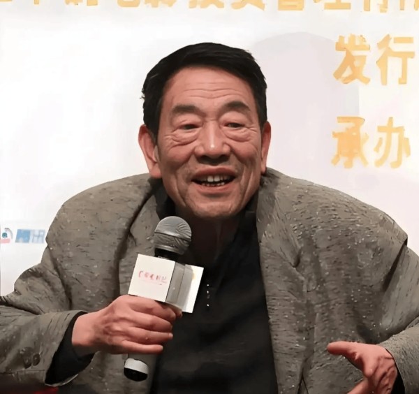 相声演员汪洋灵堂内涵杨少华儿子，杨议妻子发声：网友的眼睛雪亮