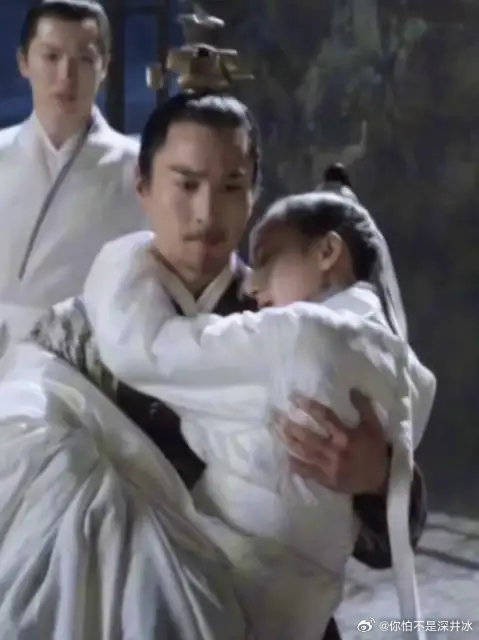 天族的男人都不是孬种，除了夜华
