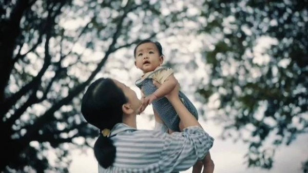 音乐节现场新人领证结婚，情歌相伴追逐梦想
