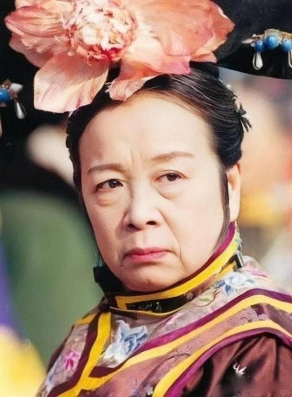 “容嬷嬷”年轻时竟是校花？本以为是开玩笑，看到照片后被惊艳了！