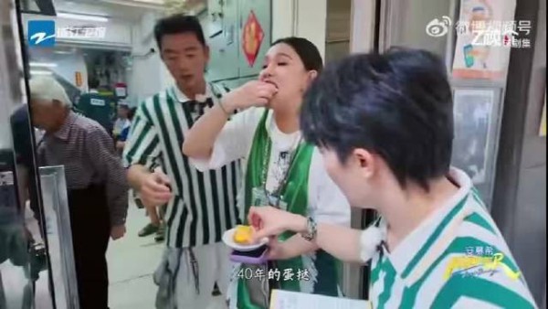 奔跑吧美食比拼变吃播现场