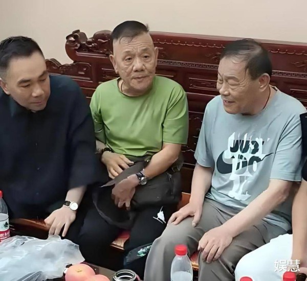 侯耀华送花圈悼念杨少华，挽联中“率两门弟子”到底指哪两门？