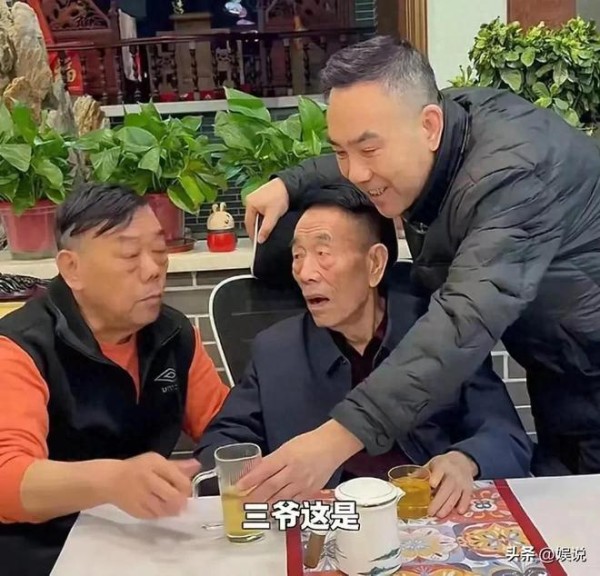 助理曝光杨少华的晚年生活：早餐吃海参、天天下馆子、逛商场