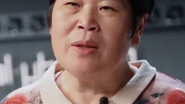 房主任回应爆红称看到大家哭很挫败