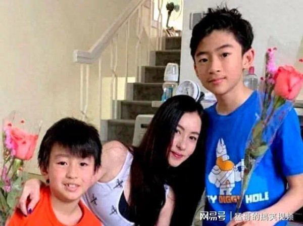 张柏芝谢霆锋不用复婚！将来都要住在儿子家，终究还是一家人