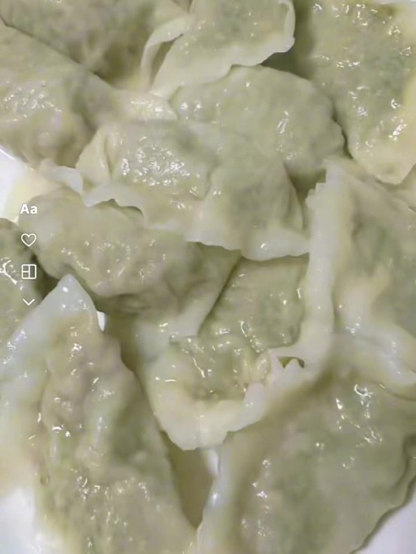 关晓彤入伏首日晒鲅鱼馅饺子，称头伏仪式感