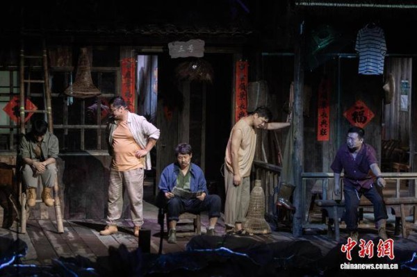白天看幻境夜晚登名楼 湖南岳阳沉浸式戏剧赋能文化新表达