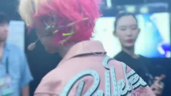 鹿晗上台前紧张激动瞬间曝光