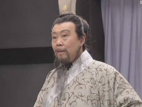 孔融被抓后，9岁儿子没有惊慌依旧玩耍，随后说8个字，成千古名句