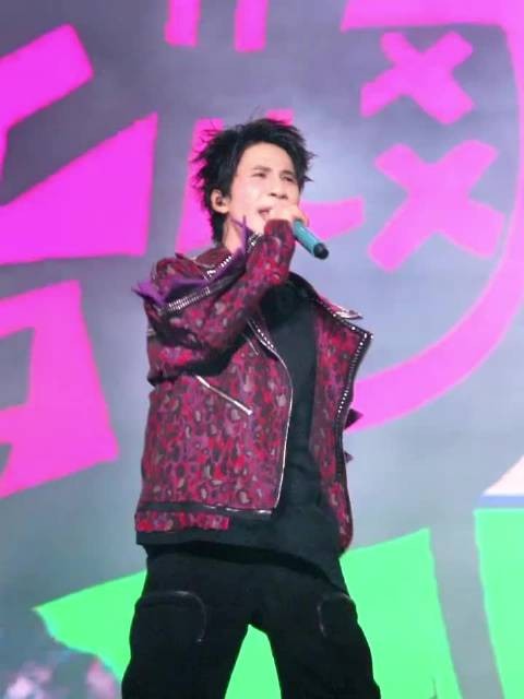大张伟综艺唱歌两不误承包全天情绪