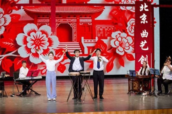 2025北京曲艺创演周潮味十足 数字人当主持 曲目更显年轻态