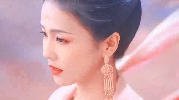 长月烬明：黎苏苏到离开才发现原来澹台烬一直都是有爱的