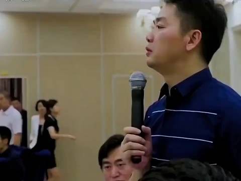 男人花自己的钱让别人开心，很有成就感！
