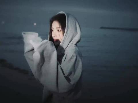 就鞠婧祎这个长相和能力来说,火遍大江南北才是应该的