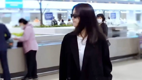 这真的是43岁吗？惬意又从容！我现在好像明白了何为一眼万年！