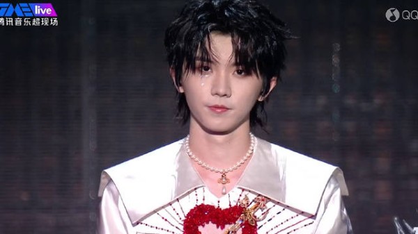 马嘉祺时代少年团演唱会演唱《我爱他》solo舞台 开口跪!