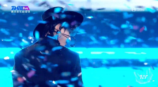 丁程鑫时代少年团演唱会solo《恋我癖》舞台