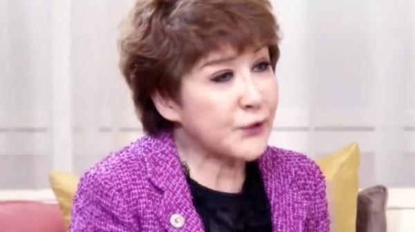 丁珮谈李小龙猝死之谜，直言李小龙死于她家后，她成为“全民公敌”