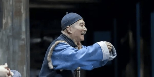 《戏台》：戏里戏外，皆是职场人生