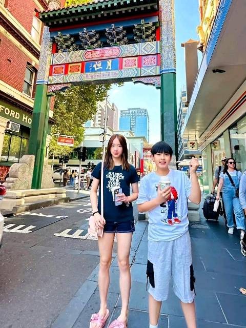 吴尊15岁女儿Neinei身高超一米七颜值出众