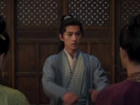 师娘要把三个女儿都嫁给韩立,韩立不同意,师娘将其迷晕