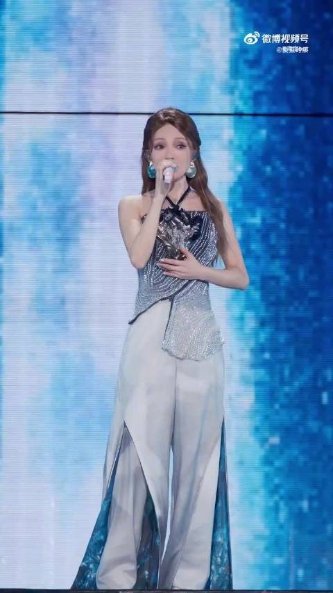 张韶涵兰州安可惊艳开嗓,高定华服美神降临
