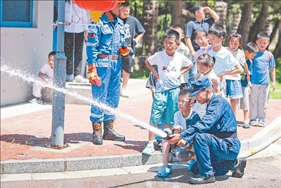 暑期学消防 安全记心中