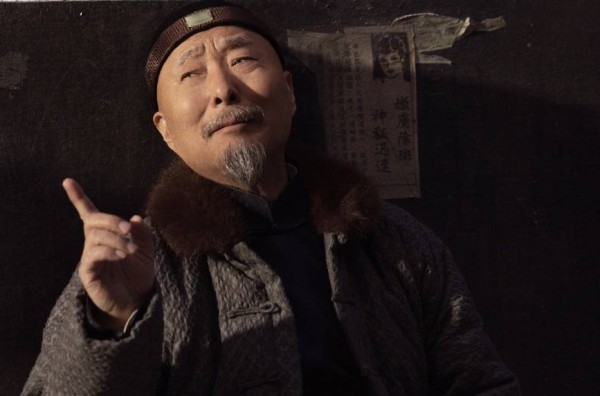 恭喜，《戏台》没有丢老戏骨的脸，陈佩斯更保住了演员的体面
