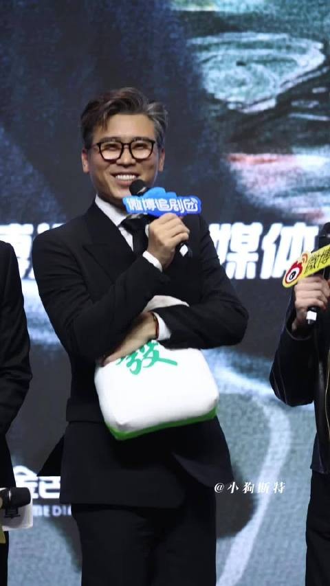 俺不中了 李乃文谈第一次演仙侠剧的感受 “就一个字儿!咻!”