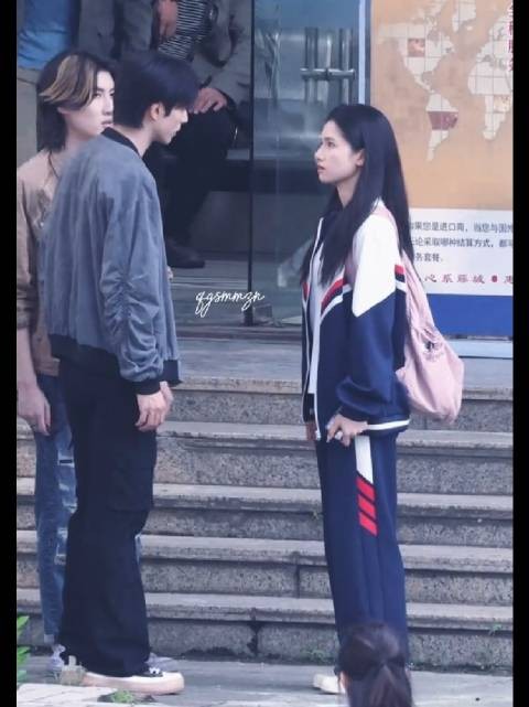 宋威龙张婧仪野狗骨头路透，陈异苗靖吵架了