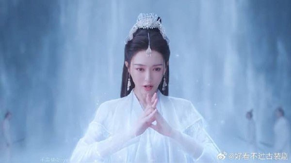 终于开播，她又带着神女造型杀回来了！