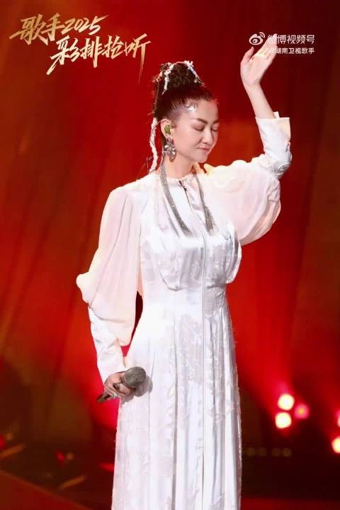 者来女献唱花儿为什么这样红和燕子，民族印记惊艳舞台