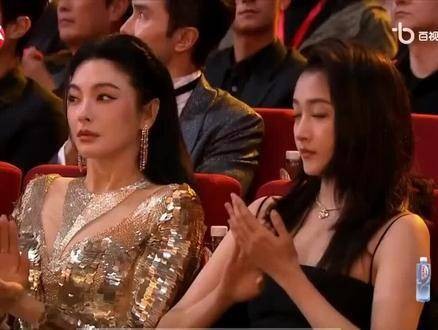 参加电视剧品质盛典，吴磊leo与赵今麦在暴雪时分同台亮相