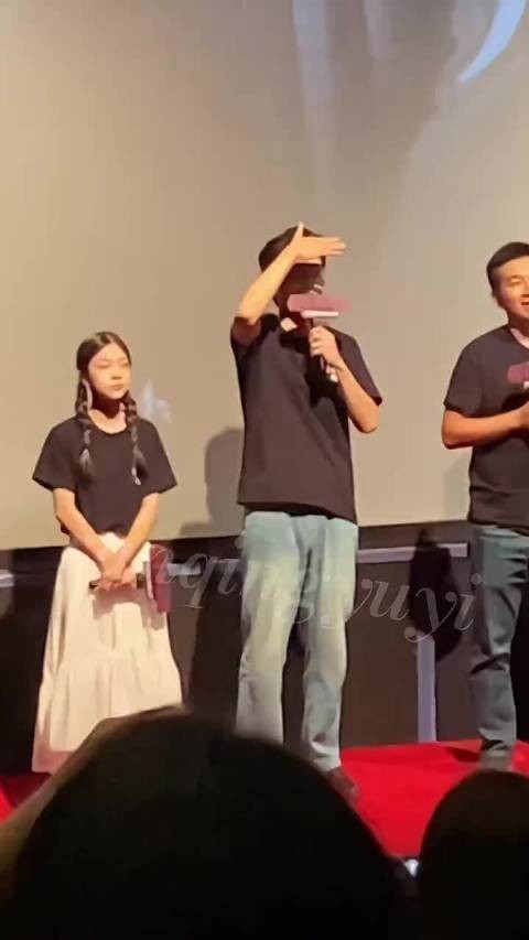 刘昊然南京路演生图曝光，礼貌温柔身形修长