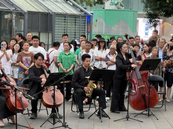 “有一种叫云南的生活”五华首场音乐会在南屏街上演