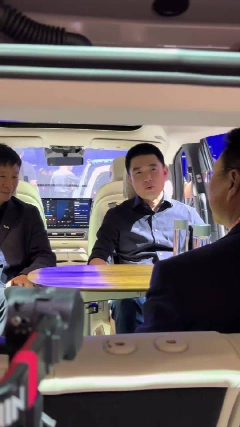 李想哥携宁德时代老总体验MAGA Home家庭版
