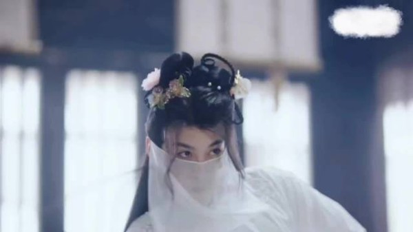 田栩宁早期长发女妆造型曝光