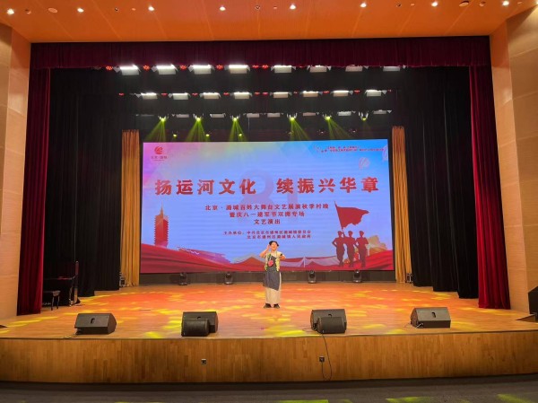 老把式新吆喝，郑光荣“八一”村晚一鸣惊人