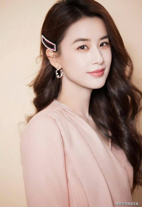 黄圣依小儿子东京获奖，安麟颜值出众碾压哥哥，被赞是男版黄圣依