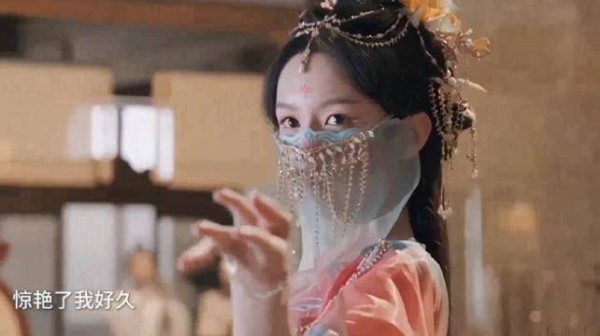锦月如歌：禾晏恢复女儿身，叼着个饼，简直不要太萌了吧！