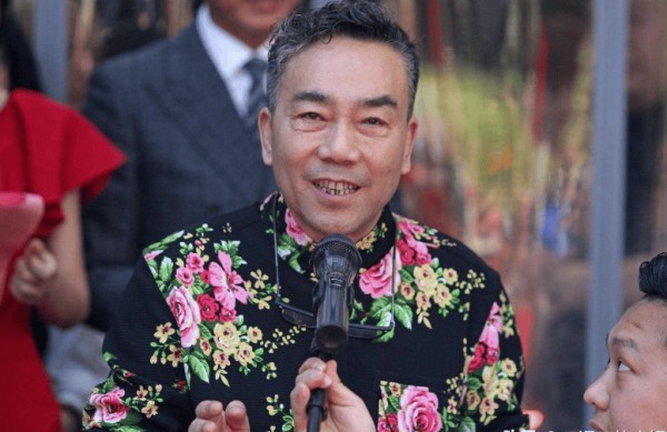 相声圈再起风波！杨仪炮轰岳云鹏唱功差，郭德纲护徒反击，刘德华被牵连