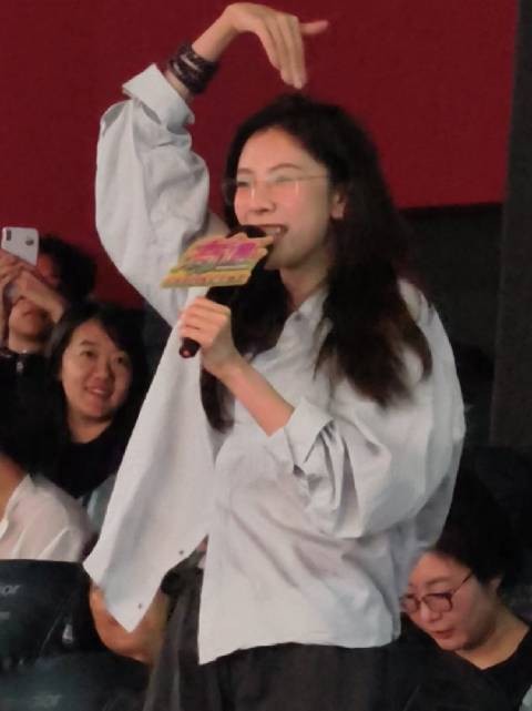 宋妍霏亮相《奇遇》北京首映礼