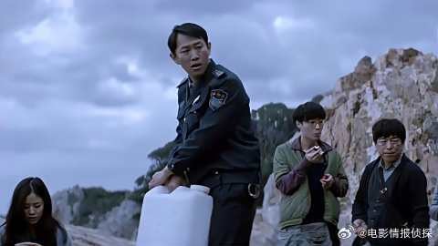 一帮人沦落荒岛,小保安也嘚瑟起来了,顶撞领导