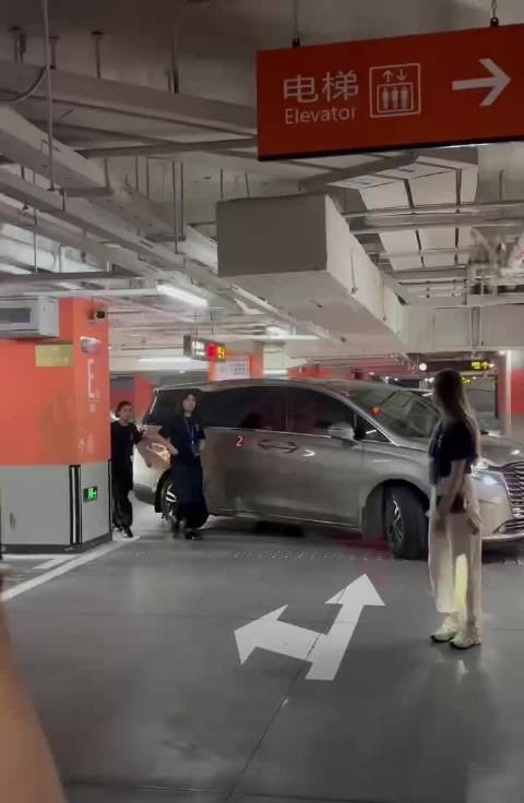 刘昊然南京路演生图曝光，粉丝尖叫现场沸腾