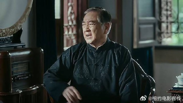 原来姑妈和乔琪的父亲有一腿,这段看懂的不多了,经典