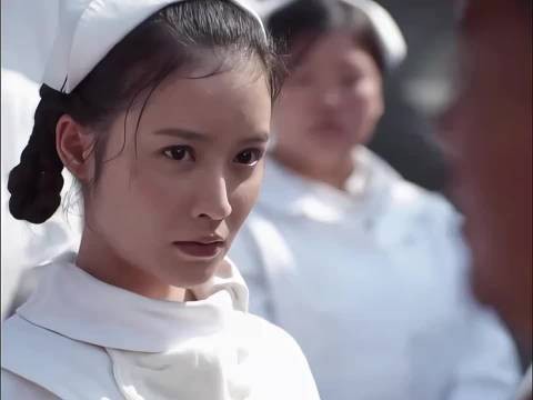 金凤豁出去的那一刻眼神绝了,国仇家恨在这一刻具象化了!